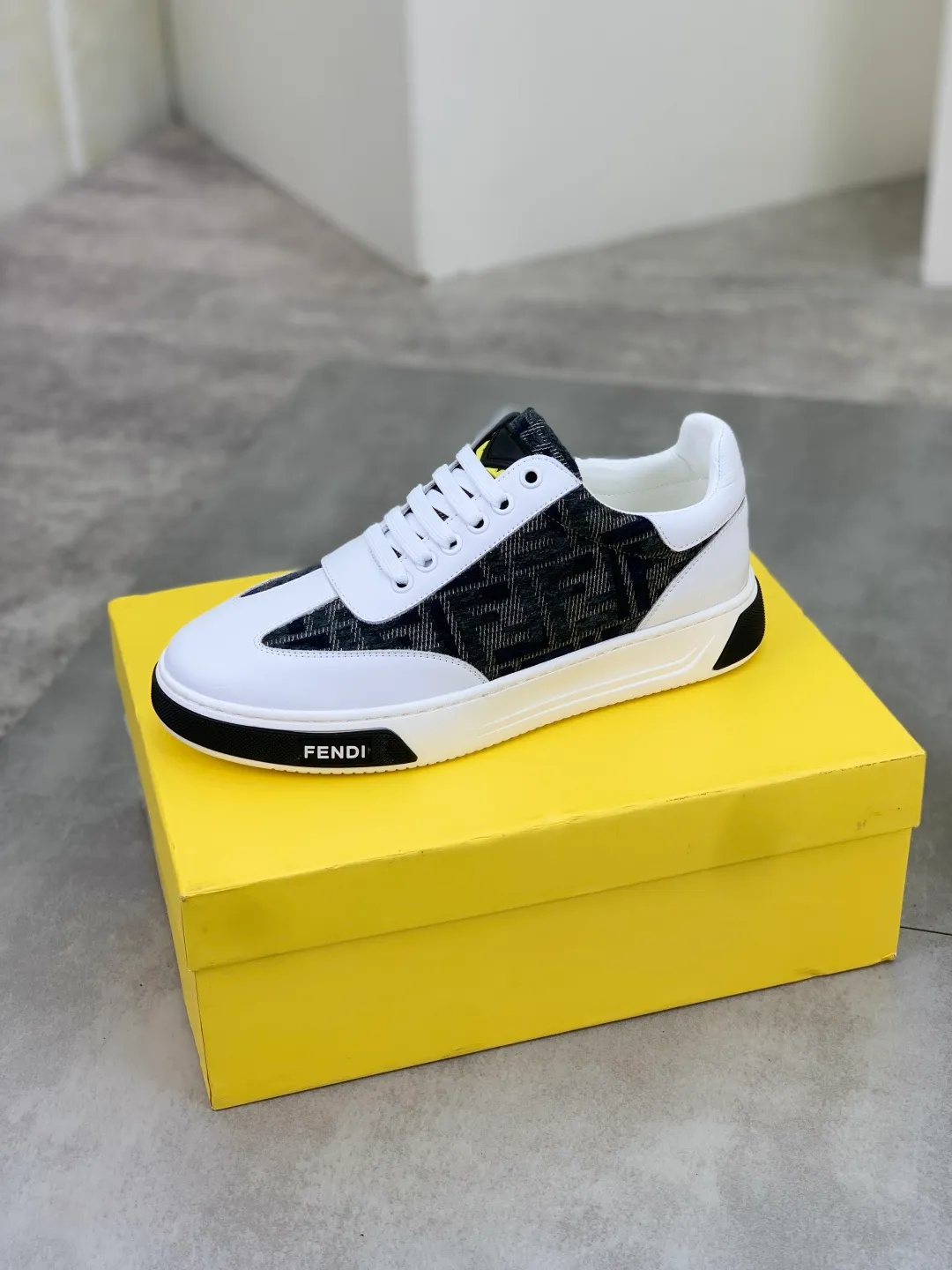 ​Men's shoes 💰P420 💰[New style] little monster 🆘 New style at FENDI counter 🕶️🕶️Simple routing effect, showing an elegant and cool driving shoe 🎬Using imported calfskin + first-layer pigskin lining🐂Excellent material🎬Detailed workmanship 🤗Comfortable foot feel➰➰. ​Pair it with any outfit to show your taste and temperament, low-key luxury ♻️Design ​simple and elegant ​noble and fashionable 🍃​Very loved and favored by trendy men 💓❤️size: 38-44 4️⃣colors available
